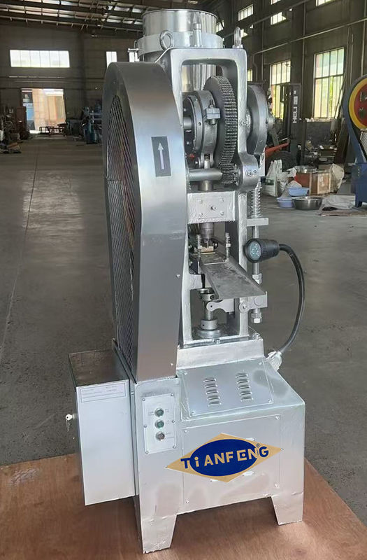1.5KW 모터 파워 큰 큐브 태블릿 프레스 2800 PC / 시간 용량 및 생산