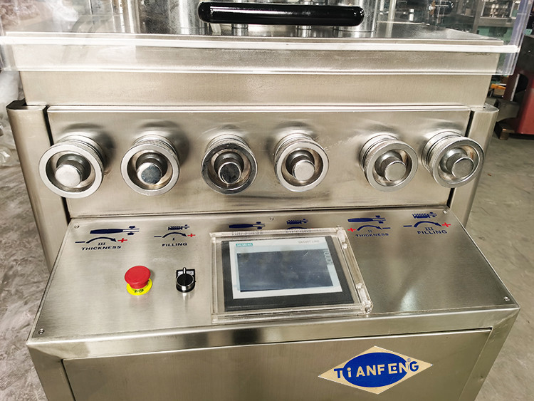 정제 분말을 위한 고속 산업 회전하는 압축 압박 기계 7.5 KW
